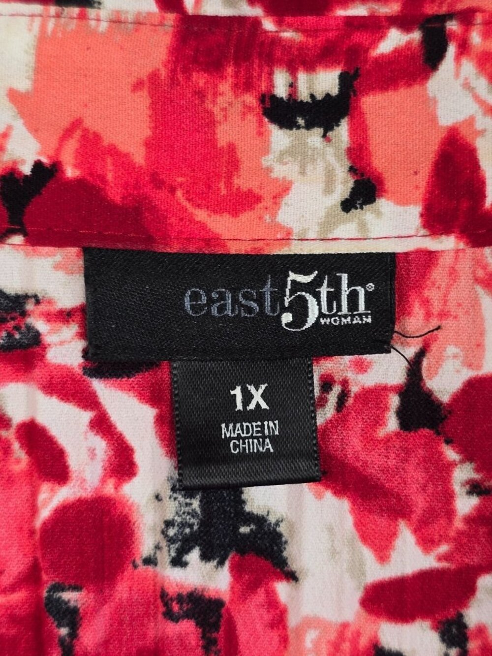 East 5th Womens Red Floral Bell Sleeve Pleated Blouse 1X Top - Picture 2 of 5